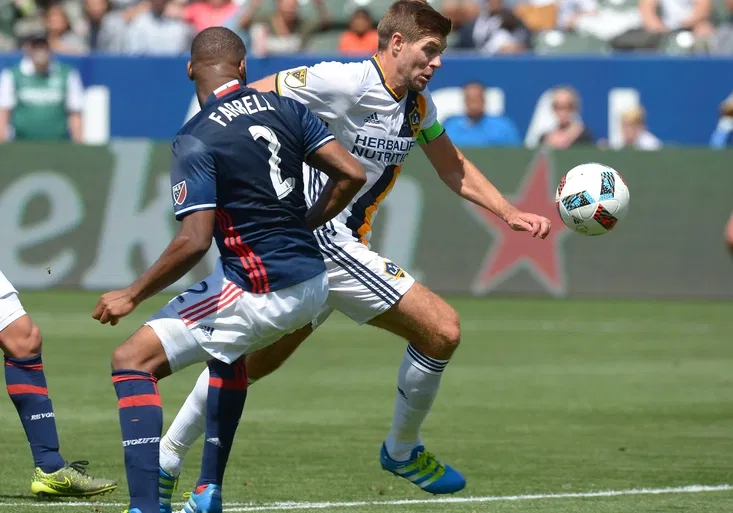 Gerrardovi se stýská po domově. Ve hře je návrat do Liverpoolu!