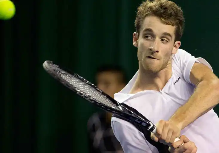 Vsadil za necelou stovku, ztratil skoro milion. Jak hloupě francouzský tenista přišel o Roland Garros?