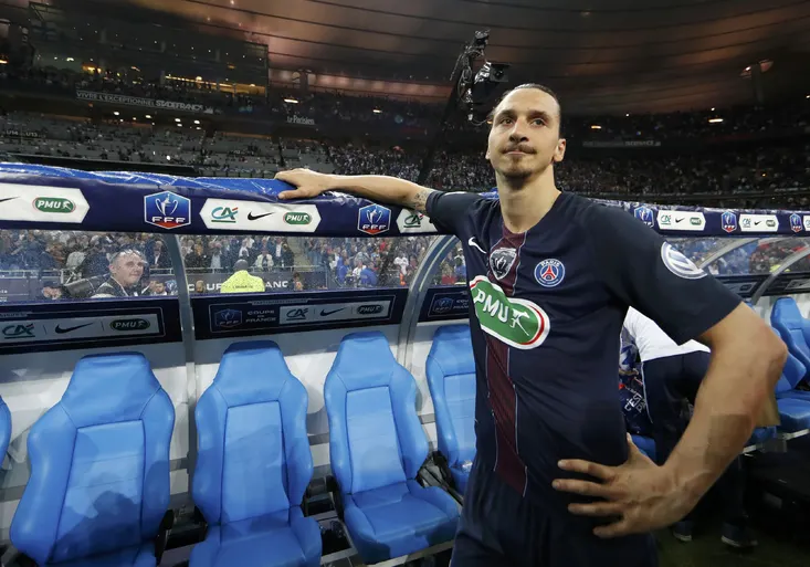 Dva góly, pohár a ovace ve stoje pro Zlatana! Tak se loučí legenda!