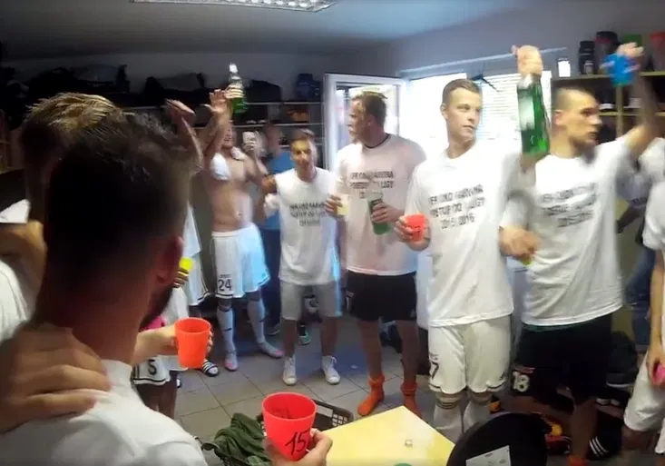 Karviná se vrací po 17 letech do ligy! Neuhodnete, jaký song rozjížděl oslavy?