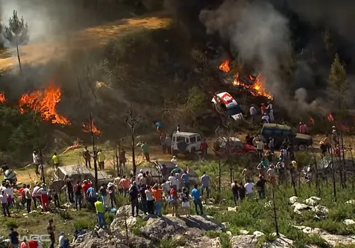VIDEO: Ohnivé drama! Paddon při portugalské rallye založil lesní požár!