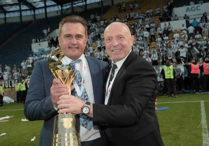 Křehké poháry! V českých rukou se nečekaně rozpadají!