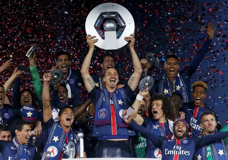 ZLATAN dal velkolepě sbohem PSG. Jak to vypadá s nabídkou Manchesteru United?