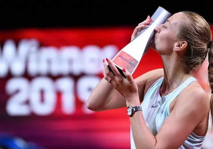 Osmnáct turnajů WTA, osmnáct vítězek. Unikátní sérii na okruhu utnula až Kvitová