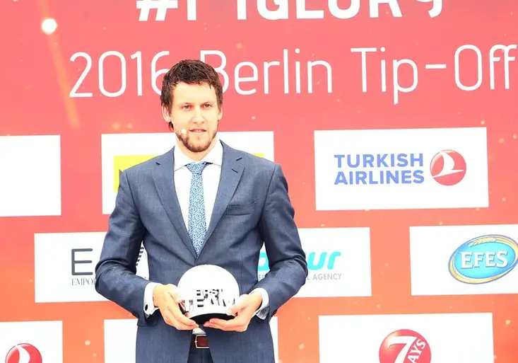 Veselý převzal ocenění pro nejlepší hráče Euroligy. Zvládne s Fenerbahçe postoupit do finále?