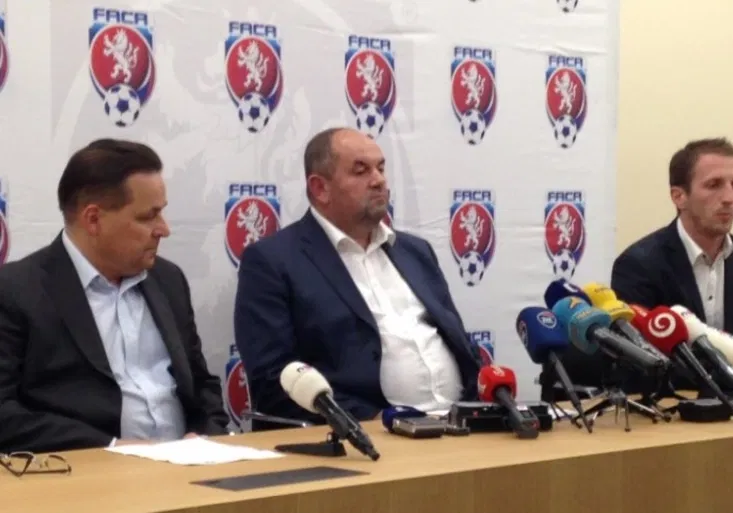 Opilí rozhodčí dopískali! Škoda, že nemáme trest smrti, řekl naštvaný Pelta