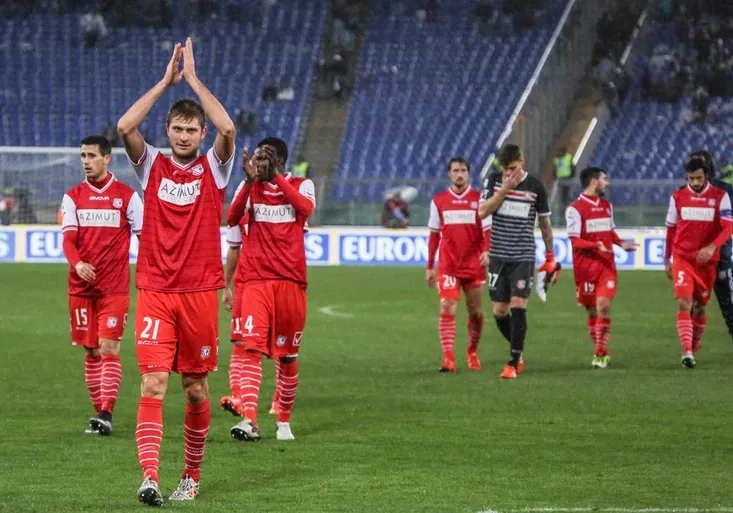 Boj o záchranu po italsku: Dvě penalty, dvě červené. Carpi nepomohlo nic