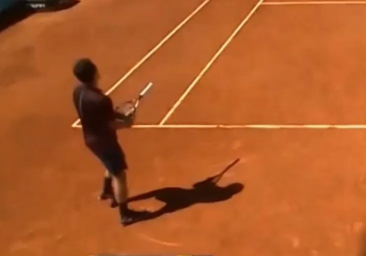 Dětinské chování australské hvězdy: Bernard Tomic odvracel mečbol otočenou raketou