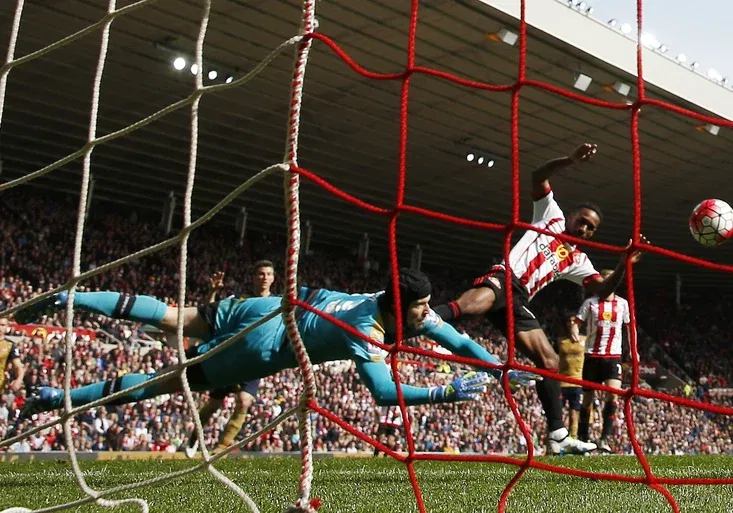 Atak na třetí příčku Arsenalu nevyšel. Co všechno přehlédl SLEPÝ SUDÍ?