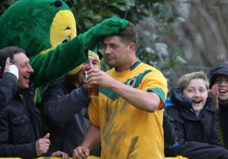 Nedal šanci, šel na jedno! Amatér pobavil fanoušky nejen svým hattrickem