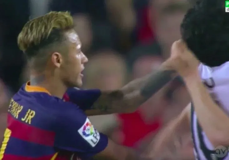 Tohle přehnal! Neymar vybouchl, hráč Valencie dostal od hvězdy Barcelony facku