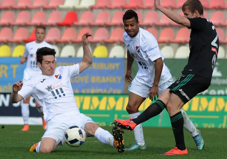 Zmrtvýchvstání Baníku! Vyhrál podruhé v řadě, zoufalou Příbram obral v deseti lidech
