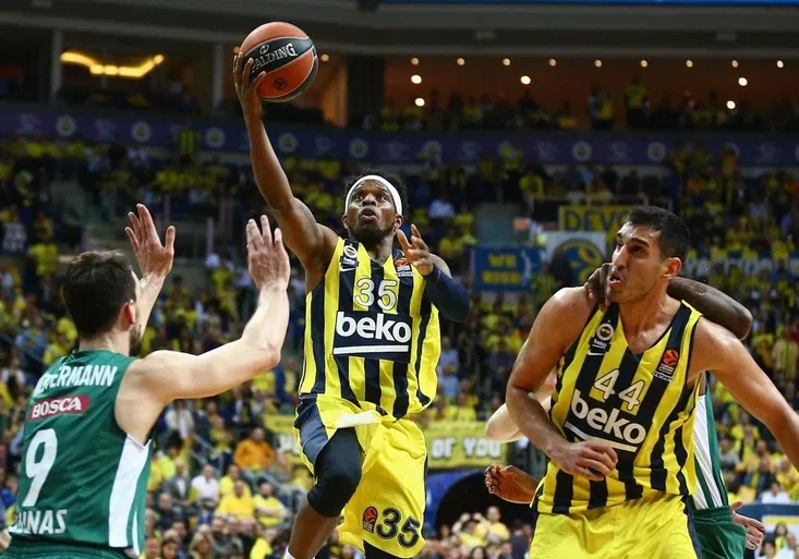 Čtvrtfinále Euroligy na O2 TV Sport: Kdo udělá krok k postupu do Final Four?