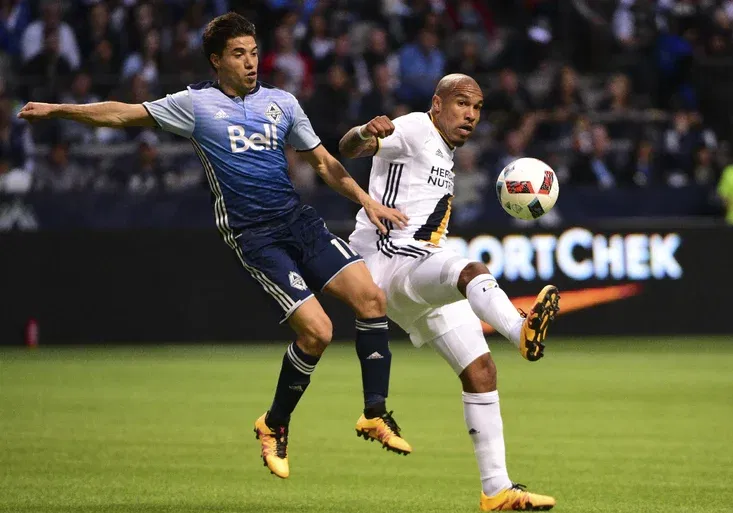 VIDEO: Auvajs! Řezník de Jong oprášil vzpomínku na finále MS 2010