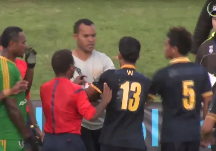 VIDEO: Liga mistrů po oceánsku? Šílené! 7 gólů a 6 červených karet!