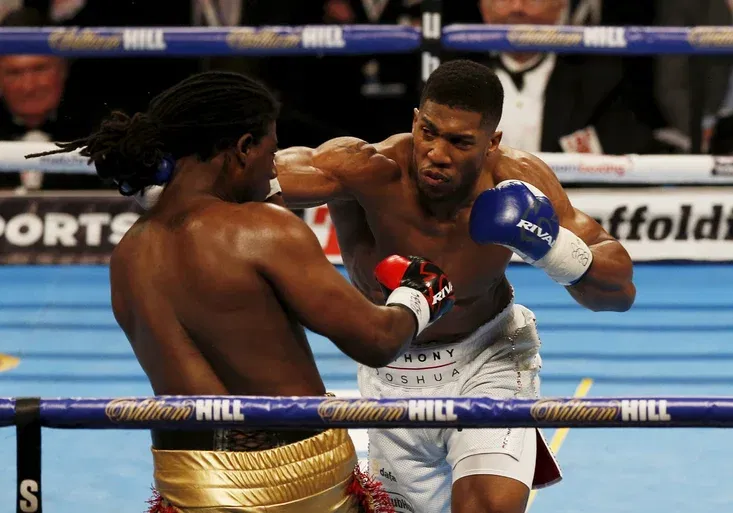 VIDEO: Lepší než Muhammad Ali? Novým šampionem těžké váhy je Joshua!