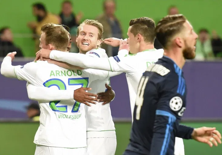 Šok v Německu! Wolfsburg zaskočil Real. Manchester City uhrál v Paříži remízu