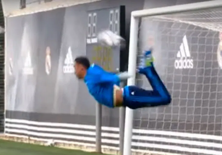 Zlatan mluvil sám se sebou! Kdo předvedl „škorpiona“? Novinky z táborů PSG a Realu