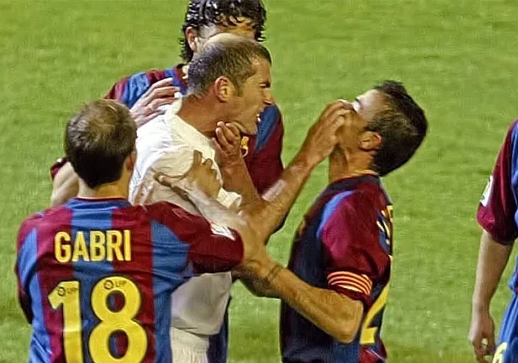 El Clásico: Enrique se Zidanem zase proti sobě. Podívejte, jak se kdysi fackovali