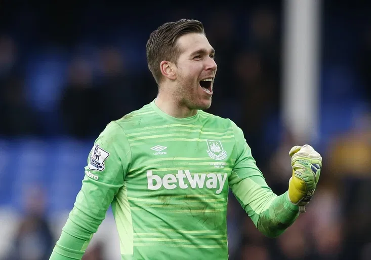 VIDEO: Gólman West Hamu Adrián předvedl úžasné sólo přes celé hřiště!