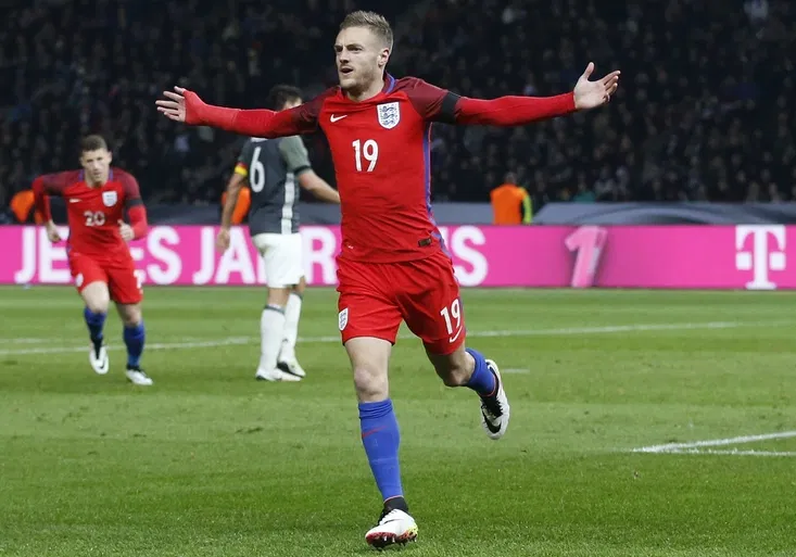 VIDEO: Patička z pohádky! Kouzelník Vardy čaroval i v reprezentaci. Anglie otočila duel v Německu