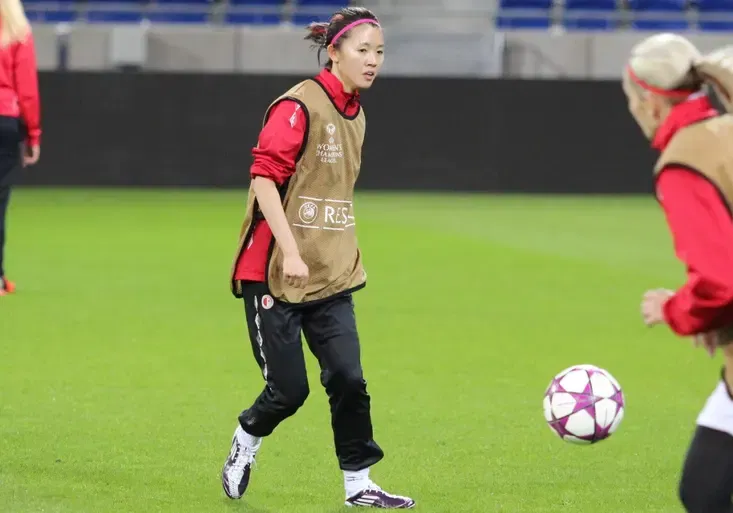 Eden přivítal čínskou posilu! Spasí Slavii v Lize mistryň proti Lyonu futsalistka?