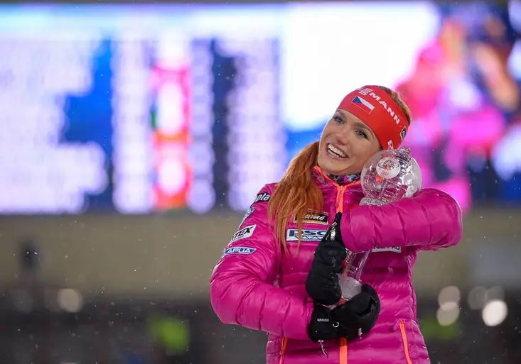 KRÁLOVNA biatlonistek! Zlatá sezona Gabriely Soukalové v jedné minutě