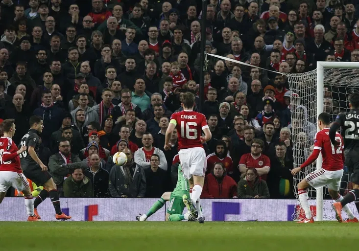 Jako na tréninku! Coutinho si geniálně pohrál s obranou Manchesteru United