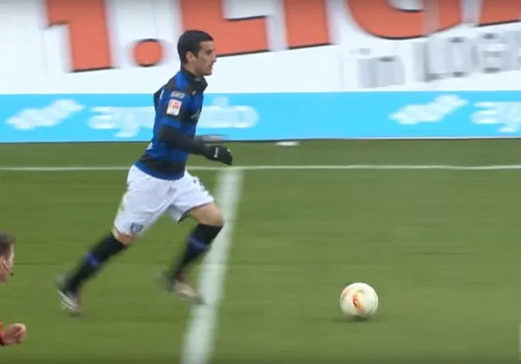 VIDEO: Velká paráda! Íránec vyškolil mladého německého gólmana výstavní ranou téměř z 50 metrů