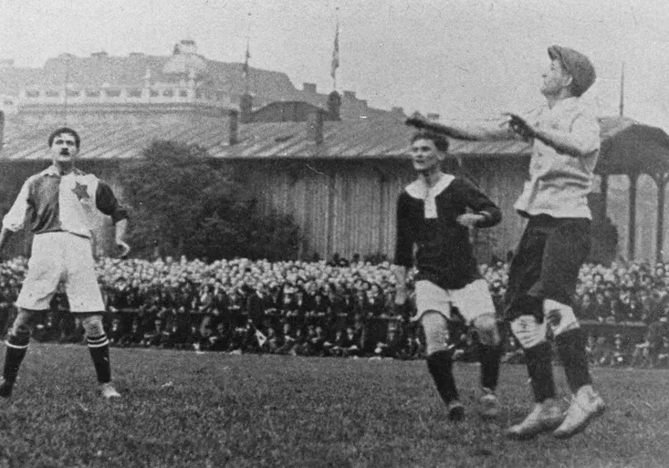 120 let derby »S«: odvolaný gól, Burian v bráně a půjčený stadion