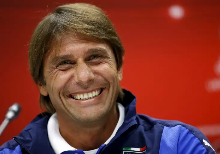 Conte dostane v Chelsea balík na útratu. Koho chce přivést?