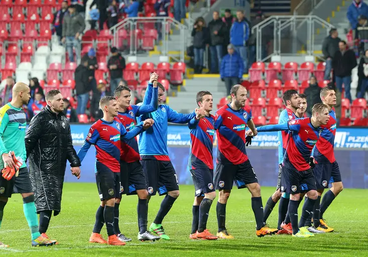 Plzeň rozstřílela zoufalou Příbram 4:0 a udržela si náskok před dotírající Spartou