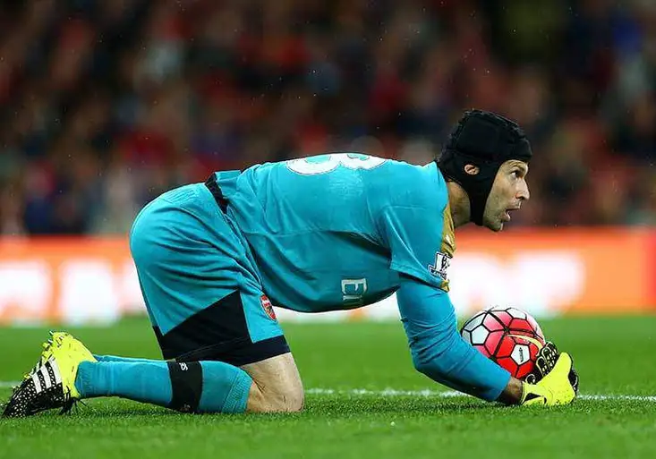 Špatné zprávy pro Arsenal. Které klíčové bitvy zmešká brankář Petr Čech?