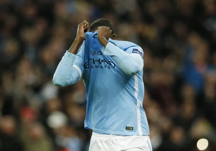 Cosi tam neklape! Podívejte, jak Manchester City nechal slavit Yayu Tourého na „samotce“