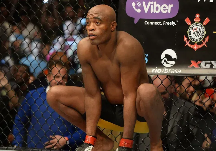 Podvod na "Pavouka"?! Někdejší král UFC se vrátil do klece. Místo vítězství však „brečel“