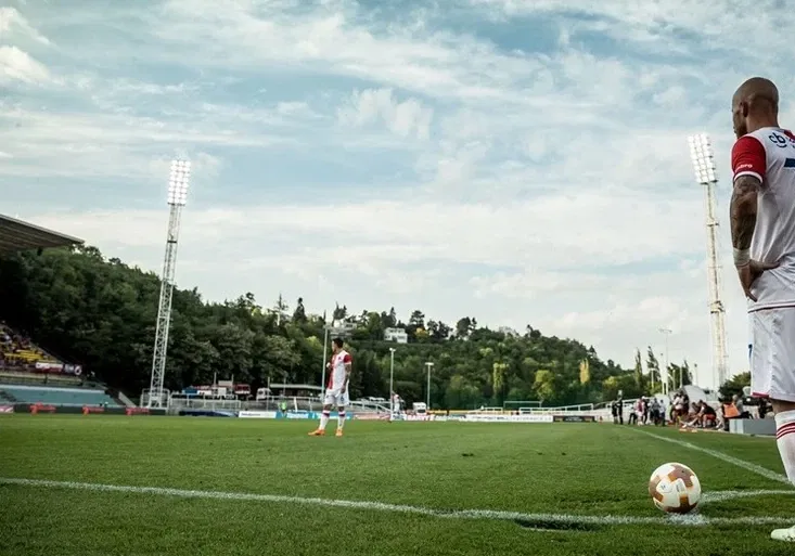 Dukla bez výhry, nejlepším střelcem Škoda. Co byste měli vědět před derby na Julisce?