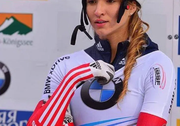 Princezna zimních sportů? Tuhle křehkou a odvážnou krásku si zapamatujte!