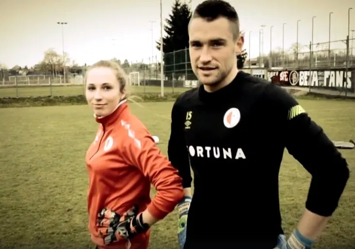 Muži proti ženám. Berkovec, nebo Votíková? Ve Slavii kopali na břevna brankáři. Kdo porážku neunesl?