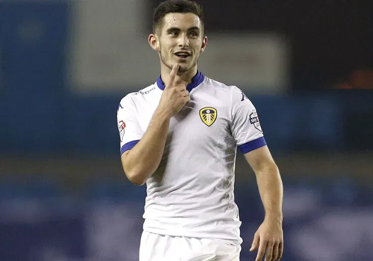 Opravdu nejsme na Lize mistrů? Fanoušci Leedsu nevěřili vlastním očím, jakou trefu předvedl Lewis Cook