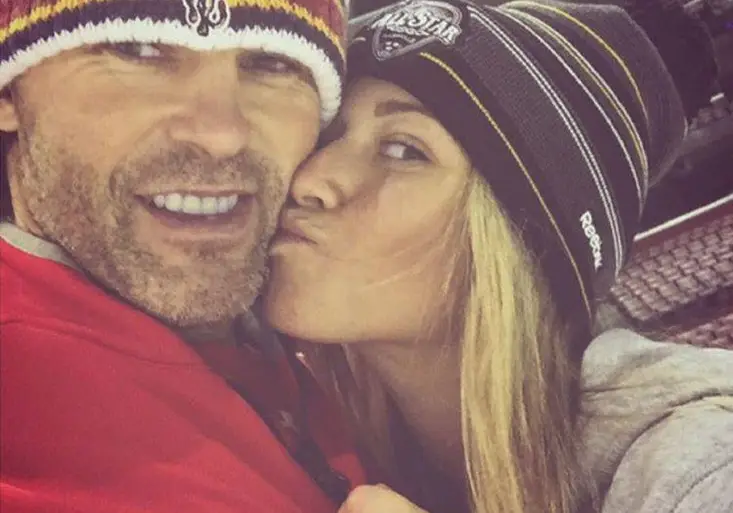 „Tak tady nás máte!“ Jaromír Jágr vypadá s novou přítelkyní velice spokojeně. Jak to sluší Veronice?