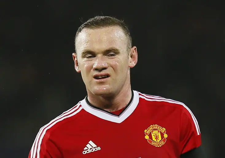 Pohroma pro United. Rooneyho vyřadilo koleno. Jak dlouho bude chybět?