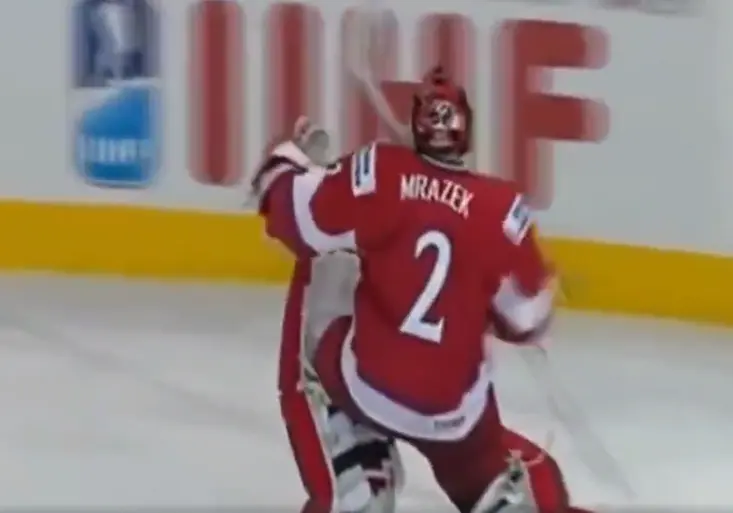 Mrázek a spol. Když se hokejoví gólmani stanou komedianty, je o zábavu postaráno!