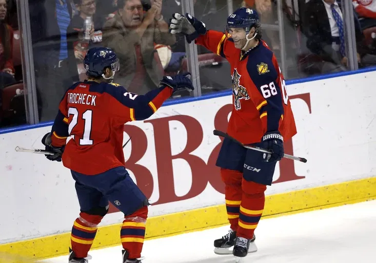 Jágr pomohl rozstřílet Buffalo a dotahuje Hulla. Plekanec se blýskl dvěma zásahy