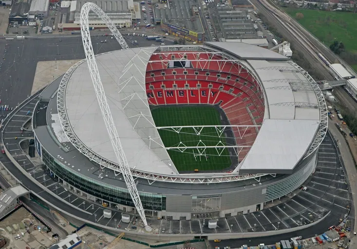 Chelsea se nejspíš bude dělit o stadion s velkým rivalem! Jak je to možné?