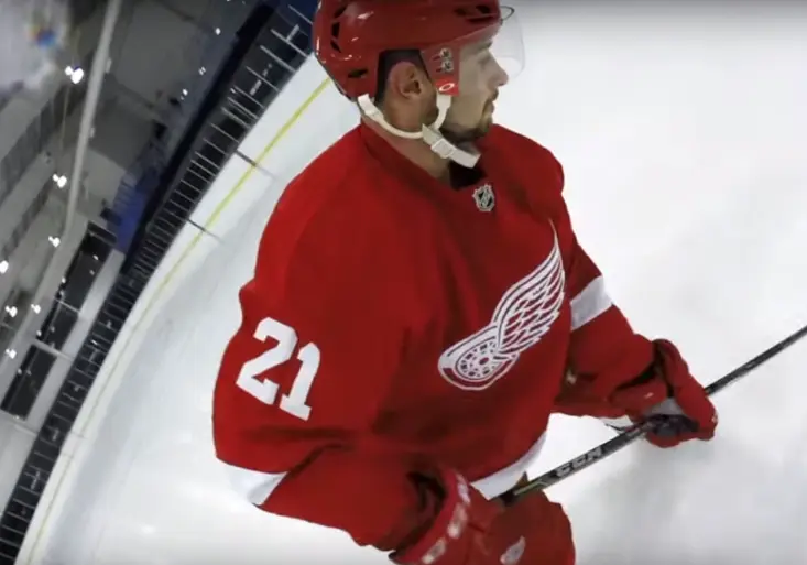 NHL After Dark: Parádičky Tomáše Tatara pěkně zblízka. Jak rychlé má Slovák ruce?