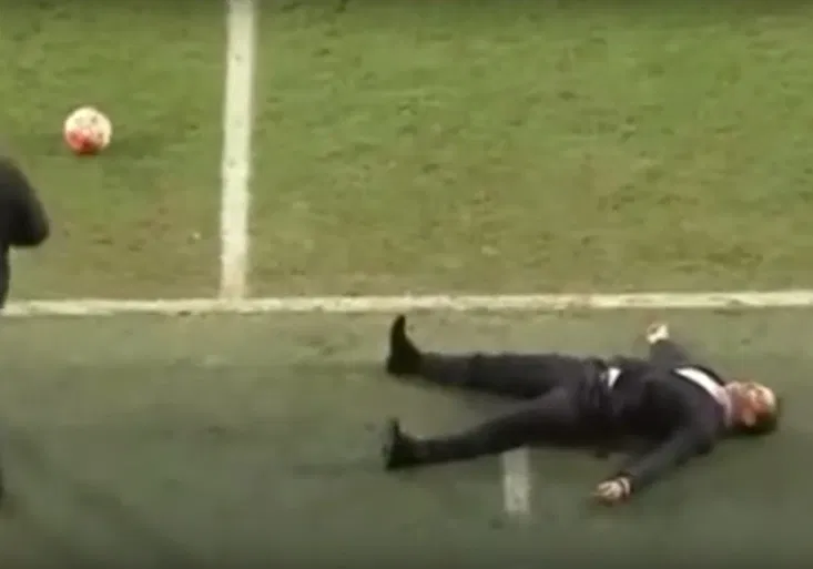 Trenér vtipálek pobavil diváky v FA Cupu. Máte také tak pohotovou reakci?