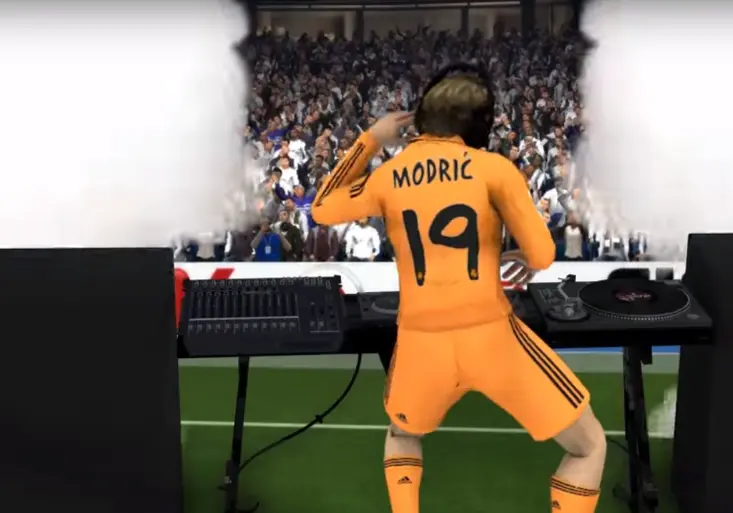 Lázeňský švihák Zlatan nebo DJ Modrić. TOP fotbalové oslavy, které ani FIFA ještě neviděla