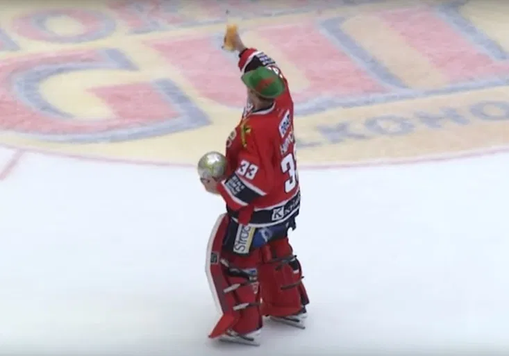 Znáte Hudashow? Jak si slovenský hokejový brankář podmanil švédské Örebrö?