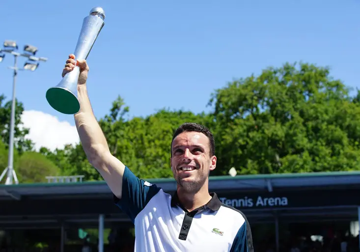 Šampionem v Aucklandu je Bautista. Podepisovač ponožek mu ve finále vzdal