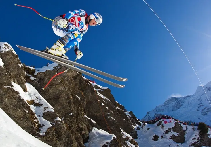 VIDEO: Projeďte si nejdelší sjezd ve světovém poháru! Wengen, to jsou skoky kolem skal a rychlost 160 km/h!